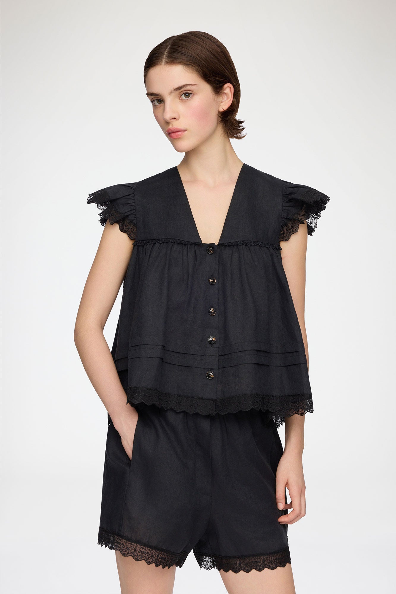 GANNI Online Blouse in Black Linen