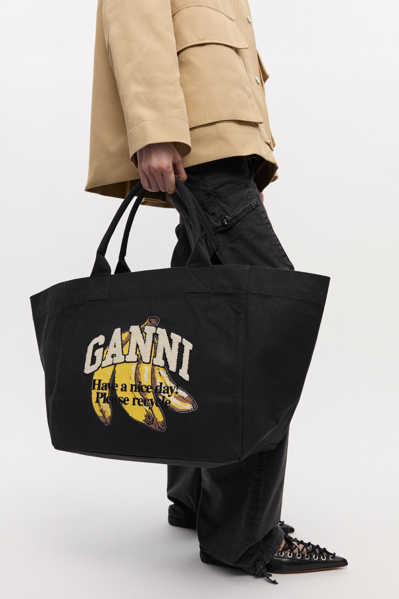 GANNI Discount Black Black XXL Banana Print Tote