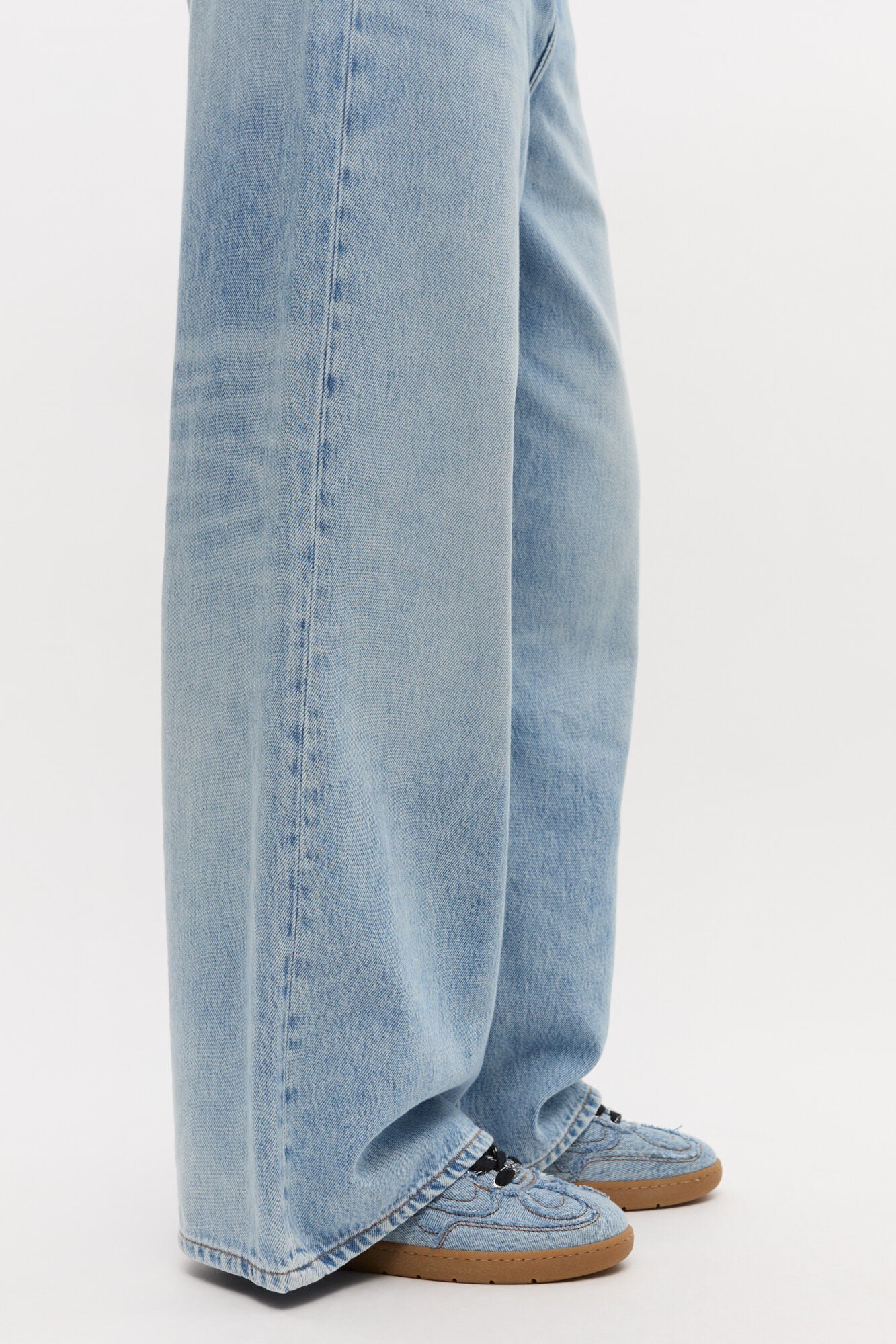 GANNI On Sale 08 Denim Raw Edge Sneakers